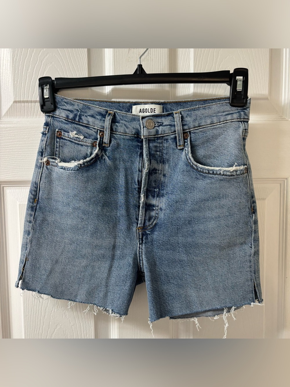 Agolde Riley Crop Light Blue Denim Shorts with Contrast Stitching Size 25